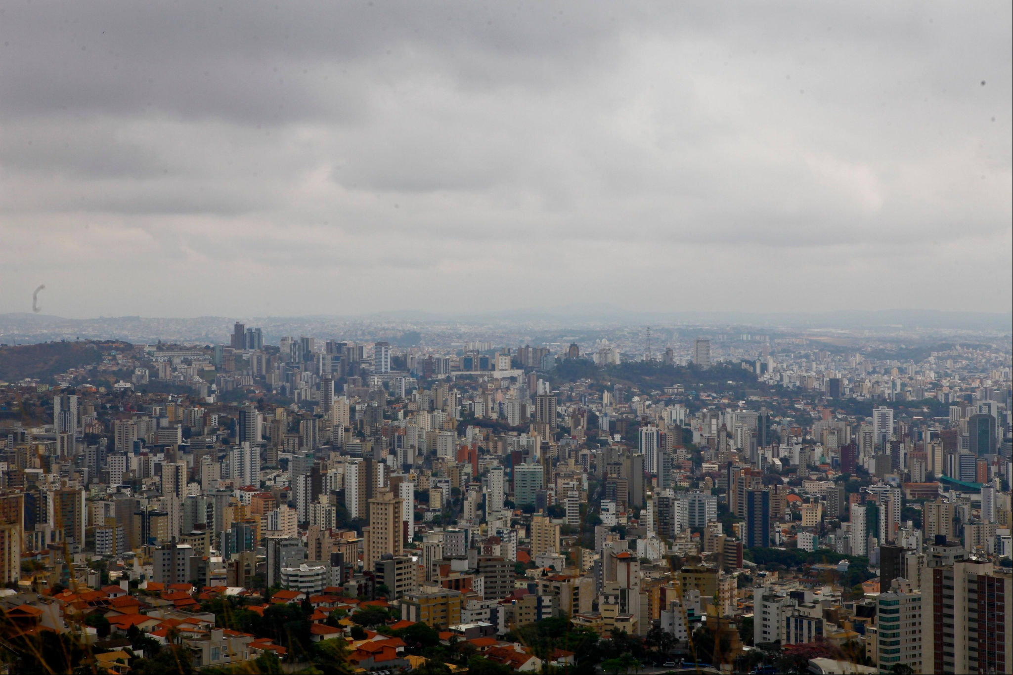 BH tem previsão de tempo nublado e chuva isolada nesta segunda-feira