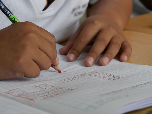 Audiência discutiu possíveis irregularidades na prática da obrigatoriedade de aquisição anual de material didático