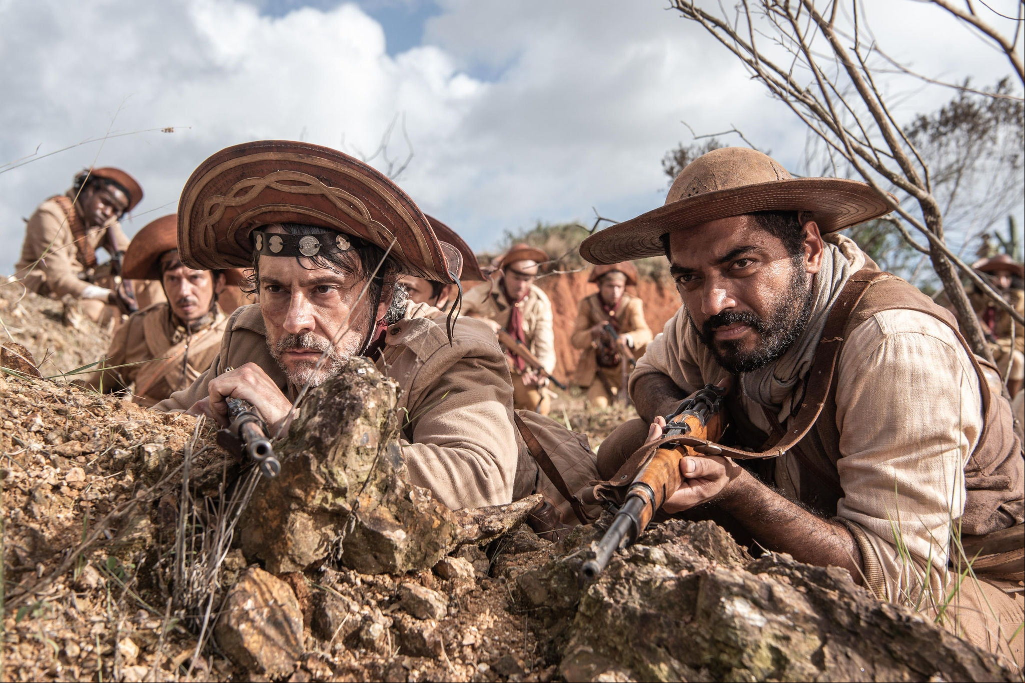 Alexandre Nero e Thomás Aquino em cena da novela 'Guerreiros do Sol'