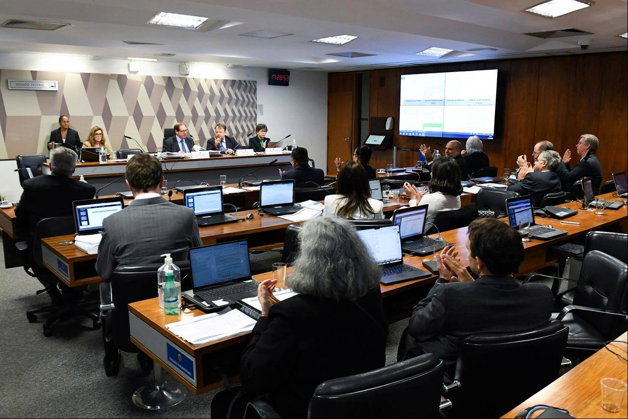A comissão de juristas que elaborou o anteprojeto do novo Código Civil funcionou por oito meses no Senado