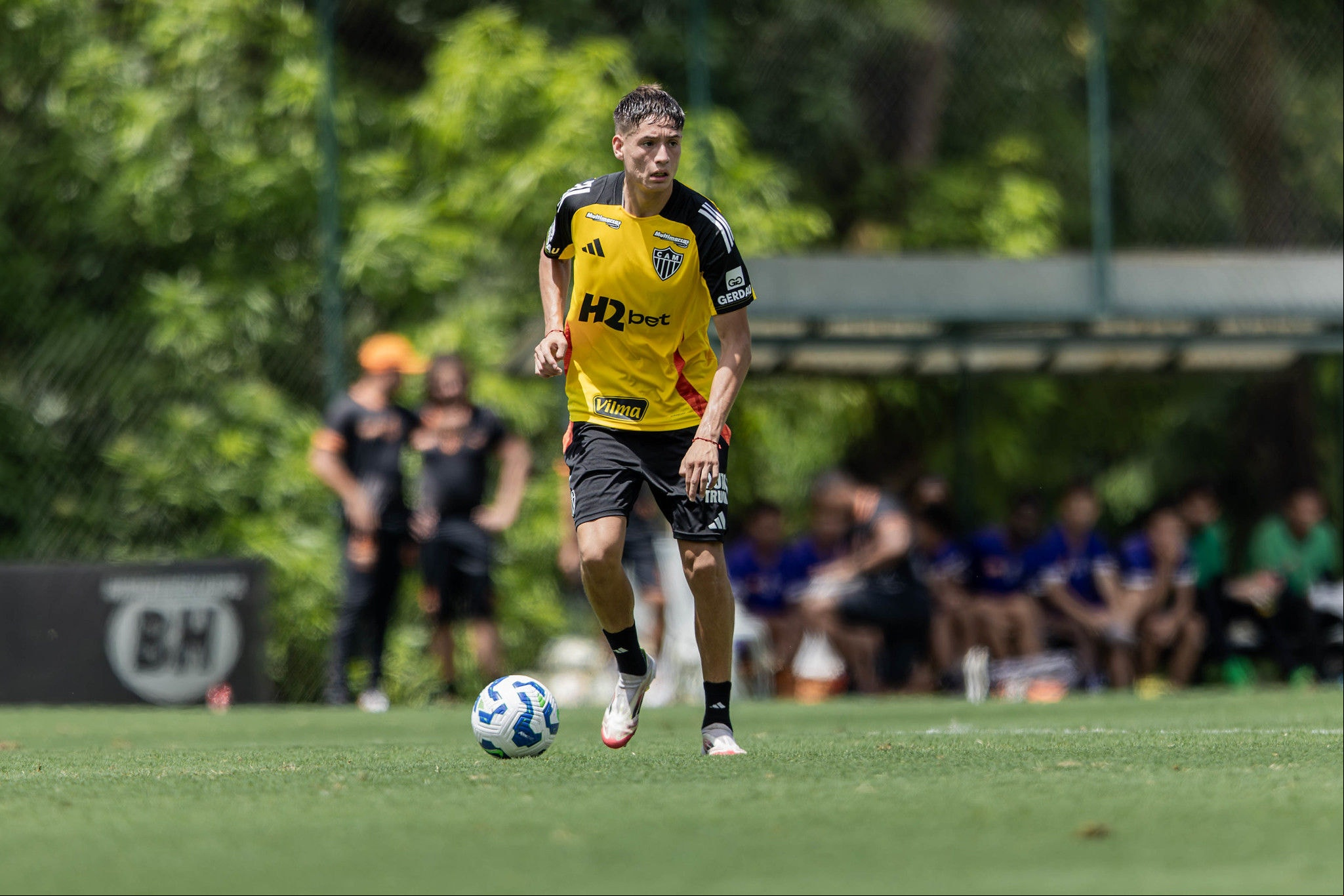 Ivan Roman em treino na Cidade do Galo