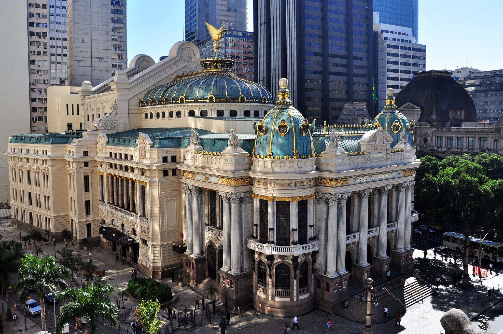 O belíssimo Theatro Municipal, inspirado na Ópera de Paris